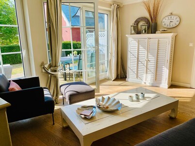 Exclusive apartment with garden and fireplace