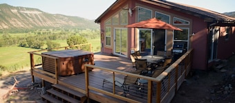A private mountain hideaway high above the Uncompahgre River Valley