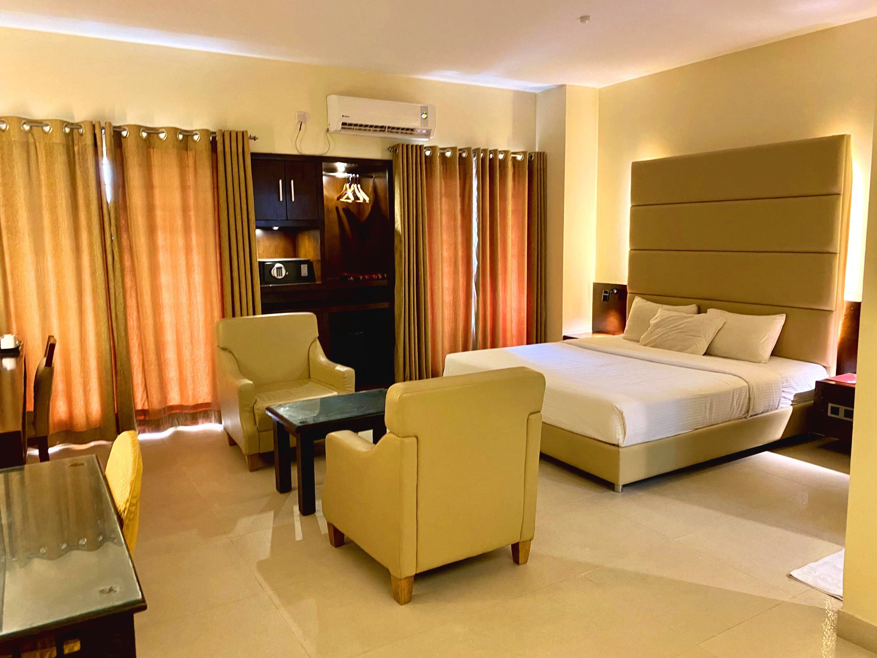 Chambre Lune de Miel | Bureau, Wi-Fi gratuit, draps fournis