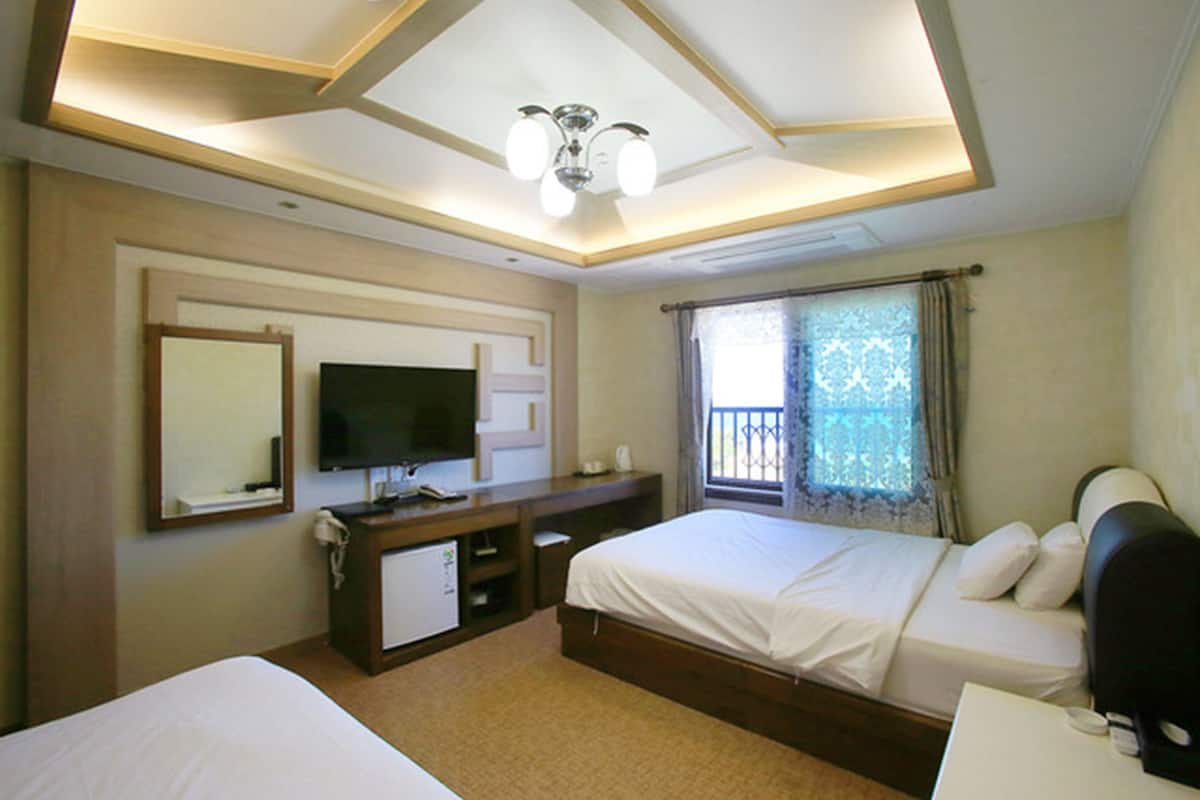 twin room, ocean view | blackout curtains, free wifi