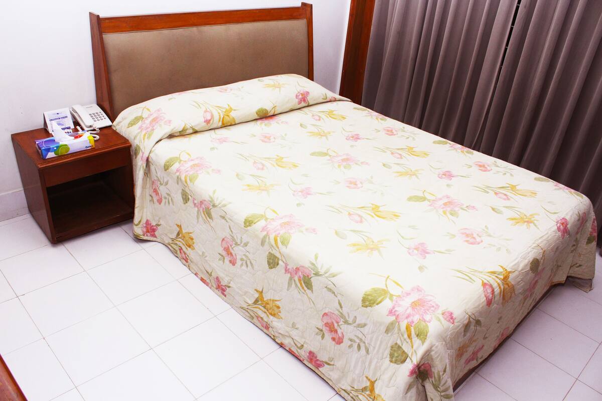 Phòng đôi Deluxe | Minibar, bàn, phòng cách âm, giường gấp/giường phụ (phụ phí) 