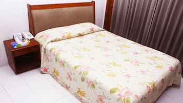 Quarto casal luxo | Frigobar, escrivaninha, quartos à prova de som