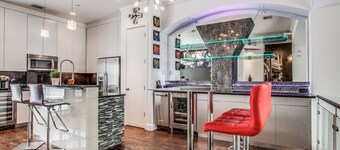 Driem house- Award Winning - 1 minute to shops