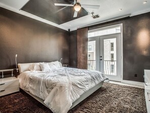 3 bedrooms, iron/ironing board, Internet