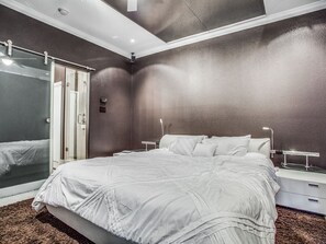 3 habitaciones, tabla de planchar con plancha, wifi y ropa de cama 