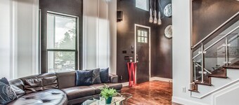 5792 Robbie  · Driem house- Award Winning - 1 minute to shops