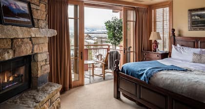 Outpost: Crystal Springs 301 - AC & Next To Tram!