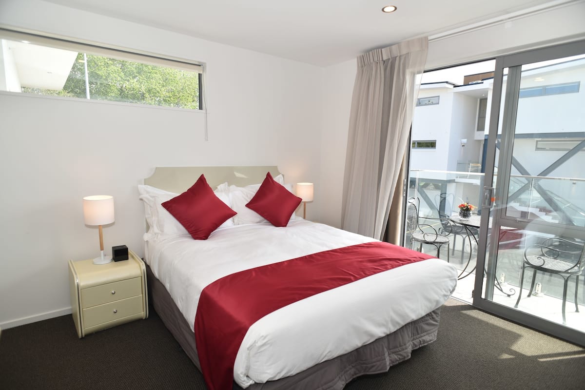 Suite, 2 Bedrooms, City View
