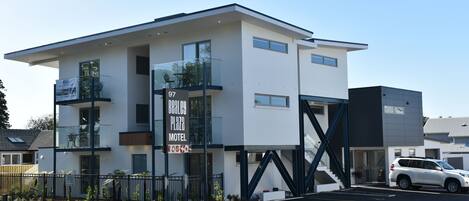 واجهة المنشأة