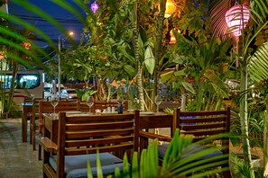 Lobby sitting area - Haka Hotel & Apartment (Da Nang)