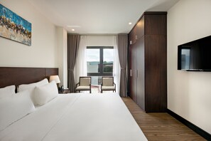 In-room safe, blackout curtains, soundproofing, free WiFi - Haka Hotel & Apartment (Da Nang)