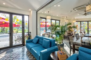 Lobby lounge - Haka Hotel & Apartment (Da Nang)