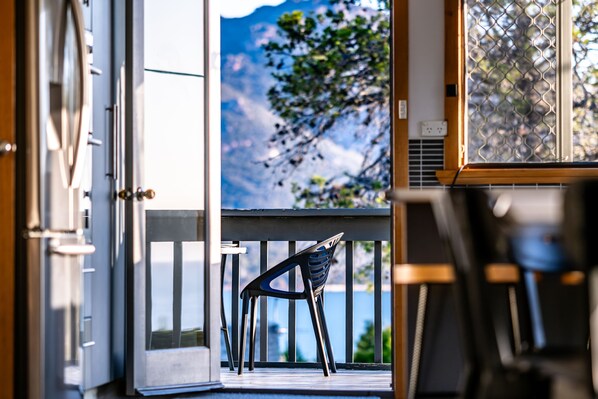 Terrace/patio - The Lookout (Coles Bay)