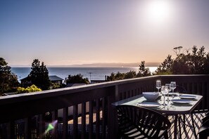 4 Bedroom Family House with stunning Ocean Views | Terrace/patio - The Lookout (Coles Bay)