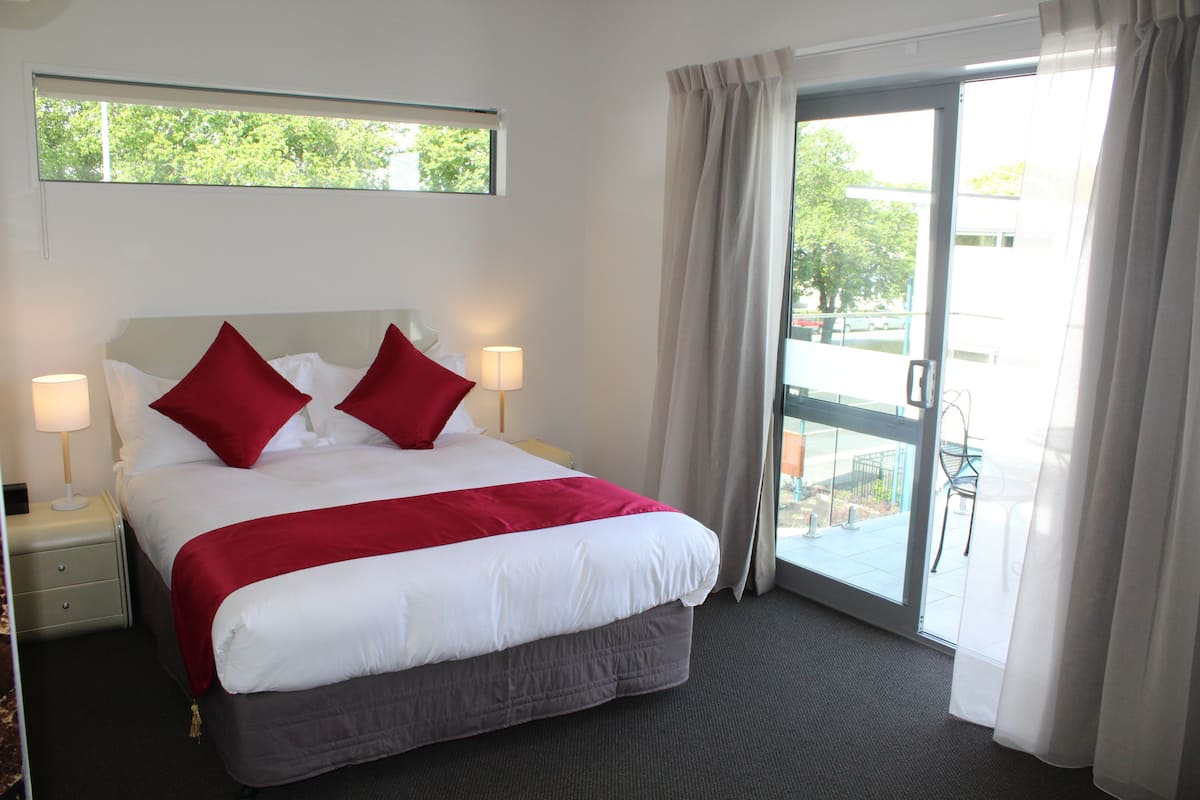 Luxury Studio, City View