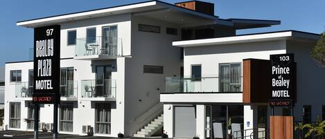 Fachada da propriedade