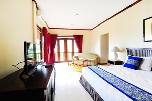 行政客房 | 迷你吧、办公桌、免费 WiFi