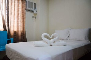 Deluxe Room | Desk, rollaway beds, free WiFi, bed sheets