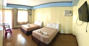 Family Room | Desk, rollaway beds, free WiFi, bed sheets