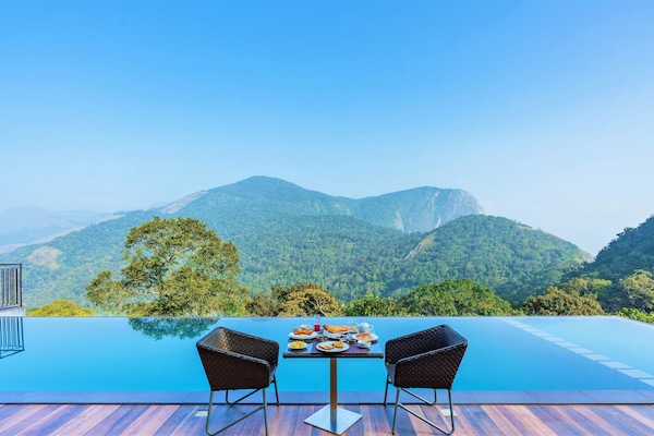 Outdoor pool, an infinity pool