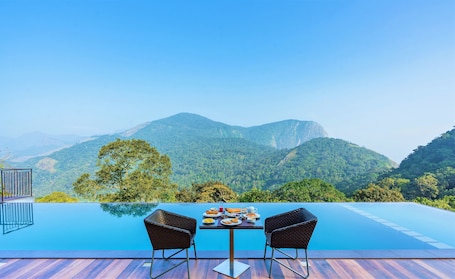 Outdoor pool, an infinity pool