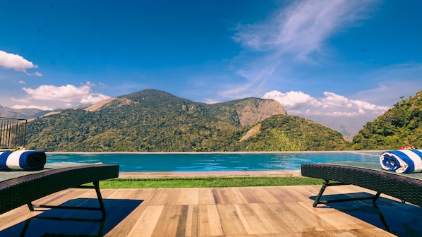 Außenpool, Infinity-Pool