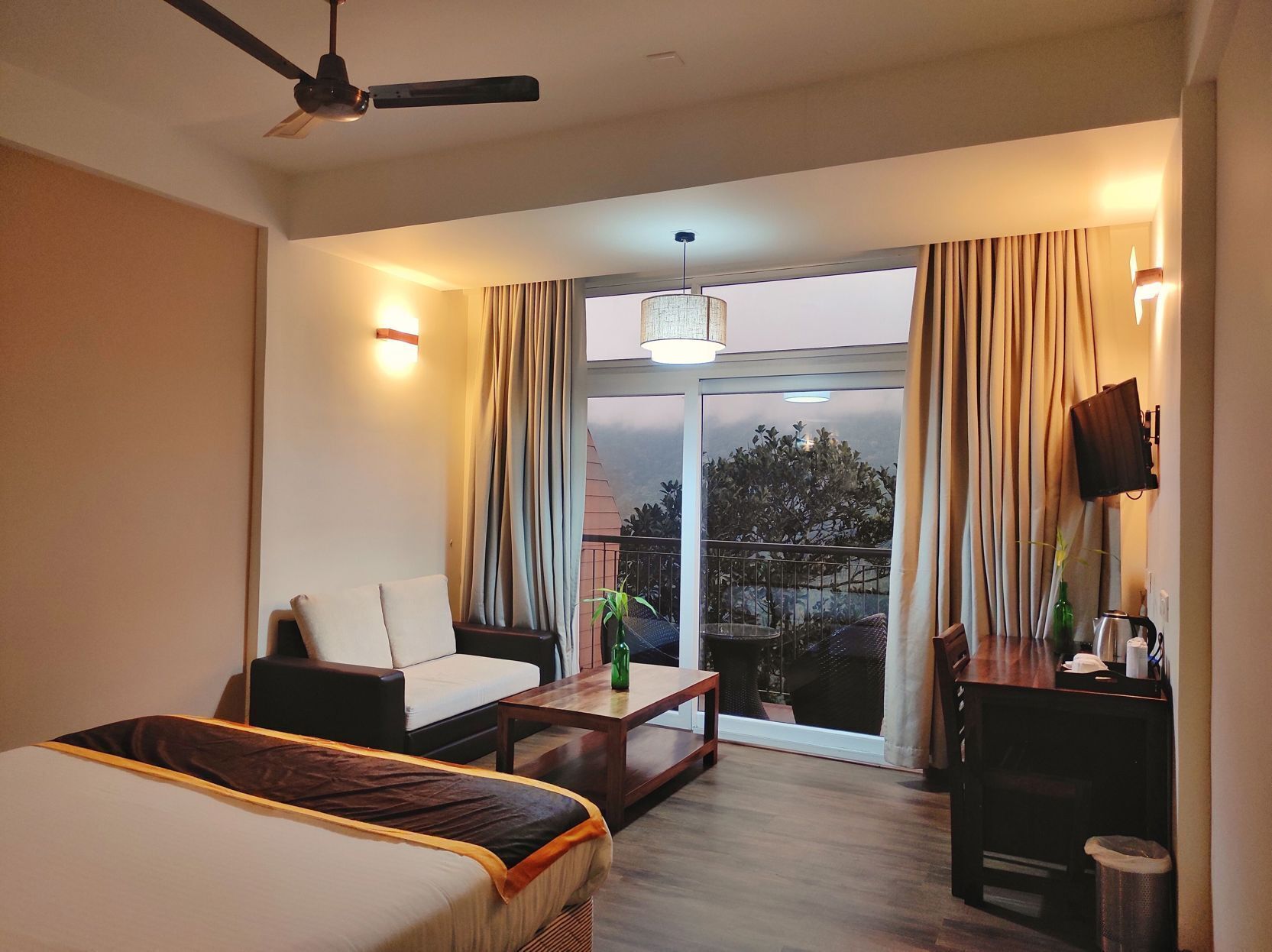 Minibar, desk, laptop workspace, soundproofing