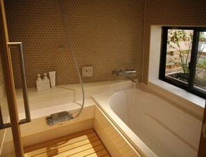 Traditional House (Kyoto-style) | Bathroom | Separate tub and shower, deep soaking tub, free toiletries, hair dryer