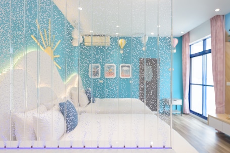 Deluxe Quadruple Room. Summer Blue Sky