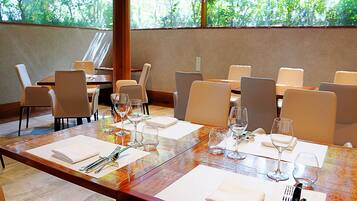 Cooked-to-order breakfast on weekends (JPY 4840 per person)