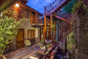 Free daily breakfast 