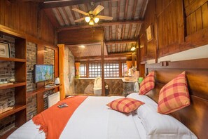 Desk, blackout curtains, soundproofing, free WiFi