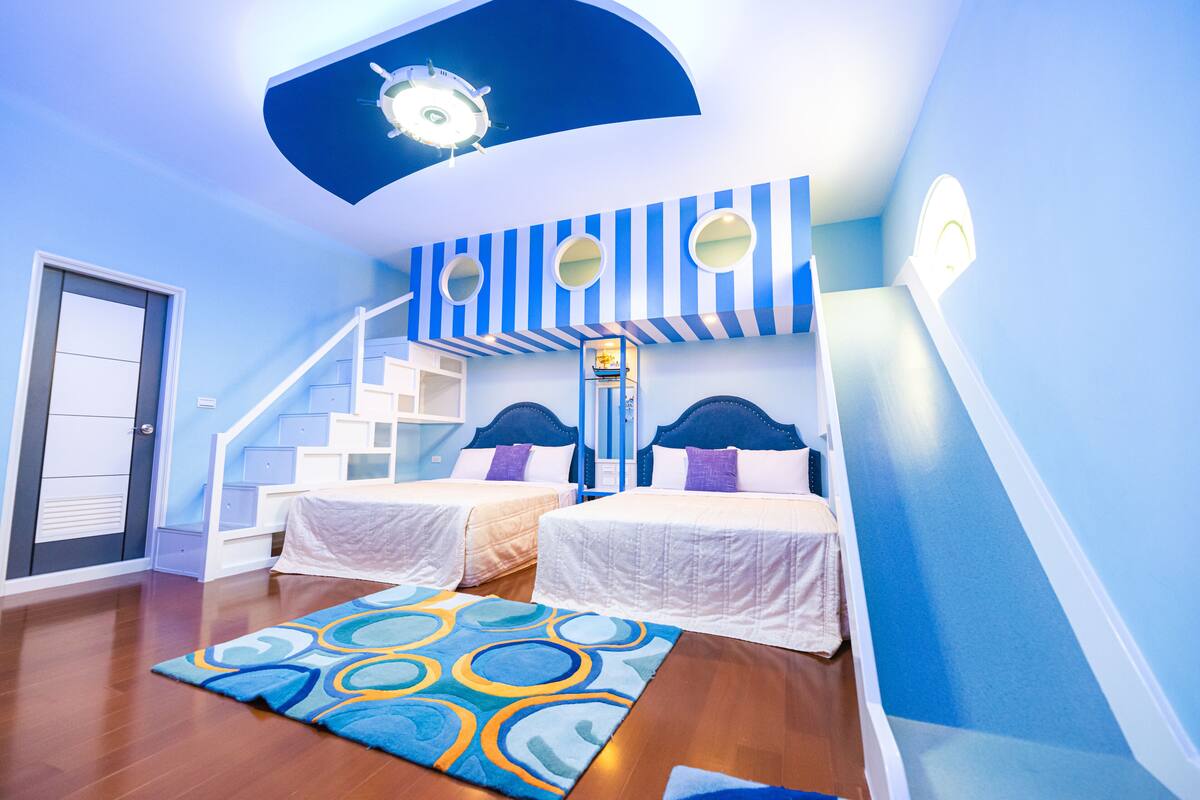 Standard Quadruple Room (Shell) | Interior