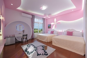 Standard Quadruple Room, Beach View (Seven)