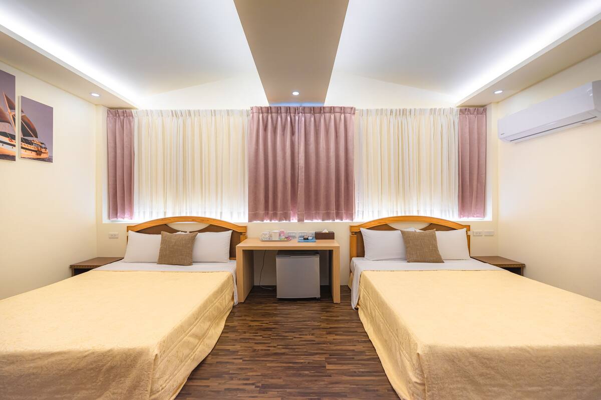 Standard Quadruple Room (Wind)