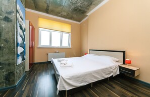 Deluxe Apartment, 3 Bedrooms | 3 bedrooms, premium bedding, minibar, iron/ironing board