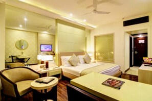 Desk, free WiFi, wheelchair access - Hotel Chanakya (Patna)