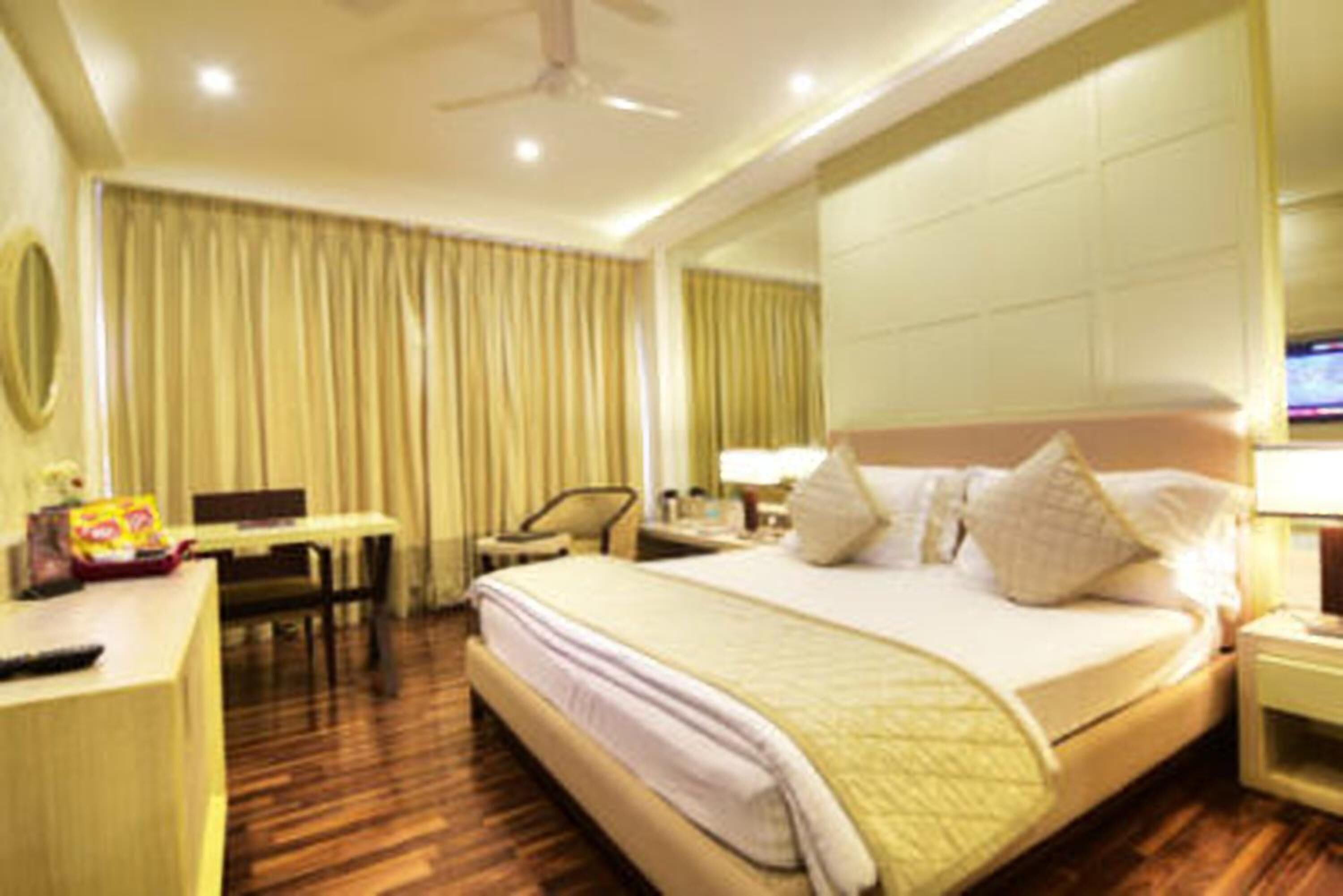 Schreibtisch, kostenloses WLAN, Rollstuhlgeeignet