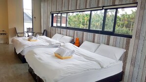 Quarto quádruplo | Vista para o pátio