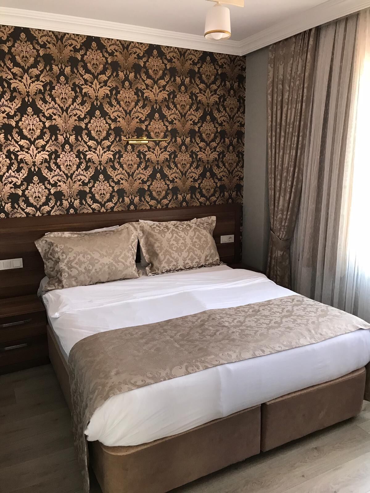 1 bedroom, minibar, desk, soundproofing