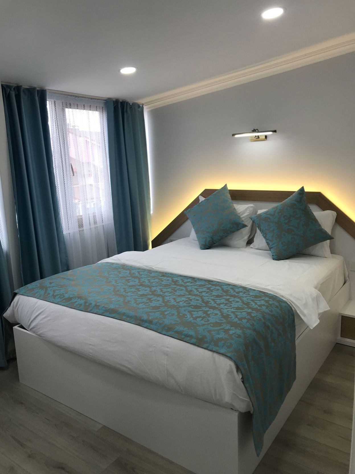 1 bedroom, minibar, desk, soundproofing