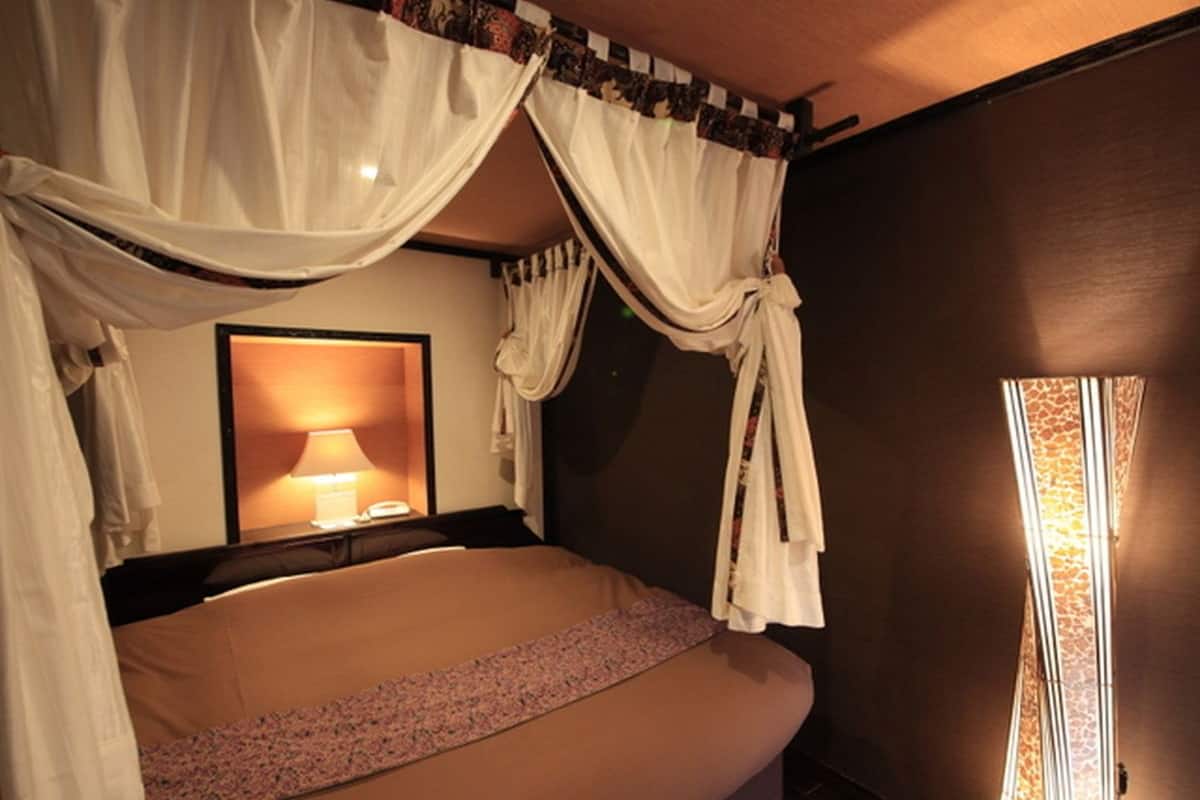 Dobbeltrom, ikke-røyk (Semi-Suite -King Double Bedroom) | Minibar (inkludert), safe på rommet, wi-fi (inkludert) og sengetøy