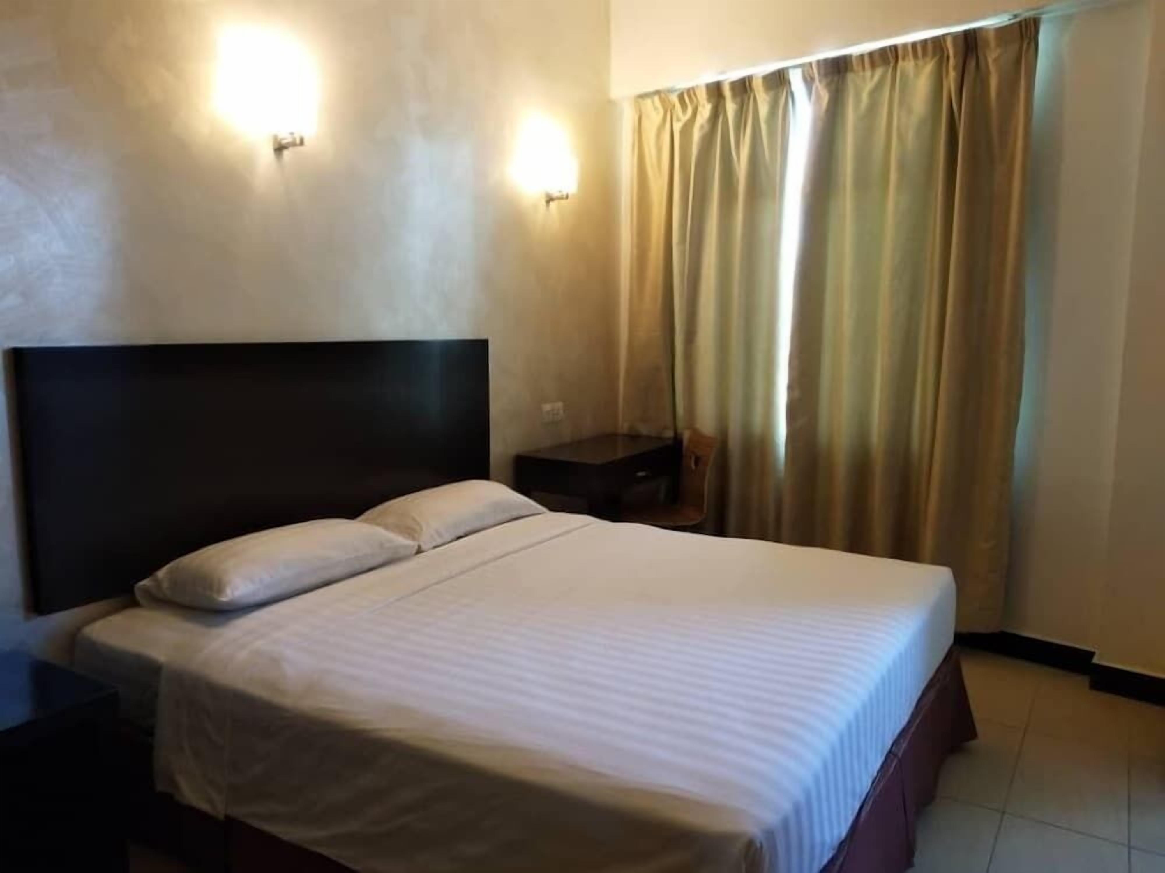 In-room safe, desk, iron/ironing board, free WiFi