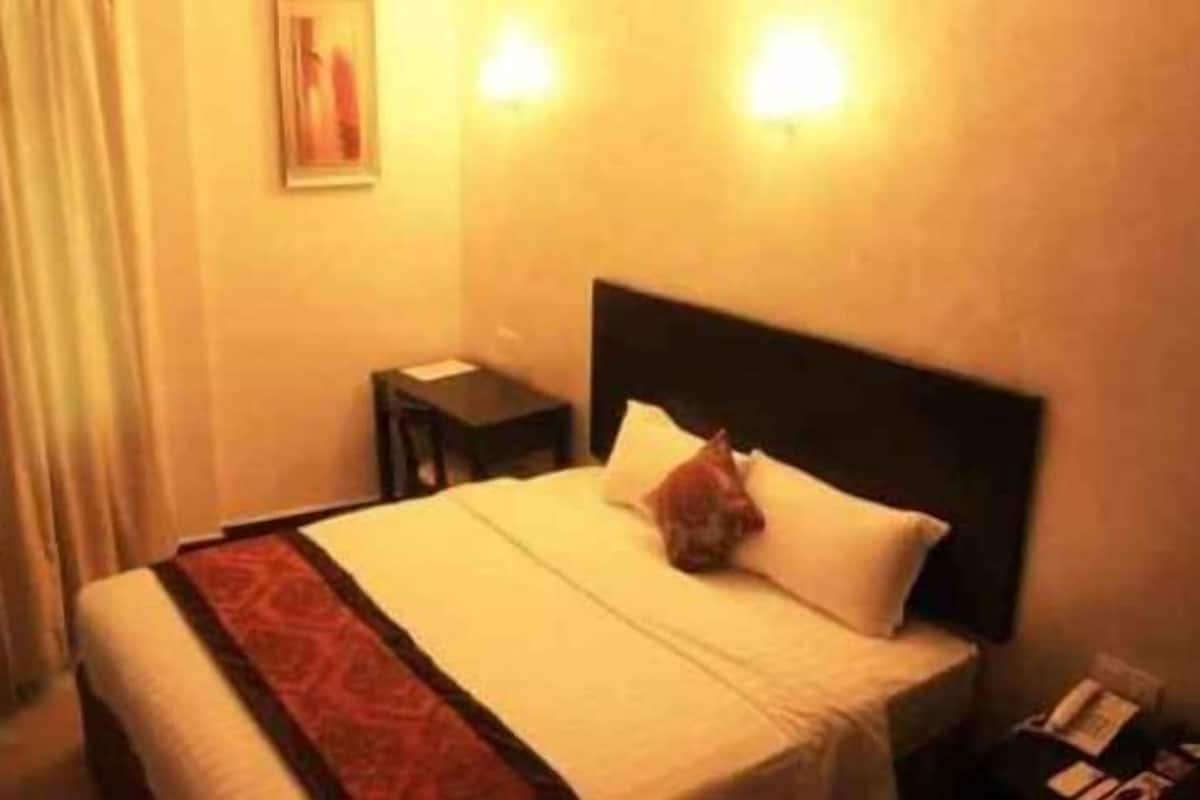 In-room safe, desk, iron/ironing board, free WiFi