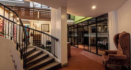 Kiwi Hotel