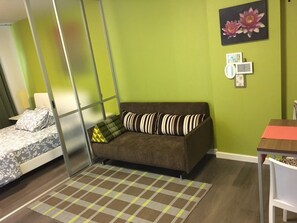 Studio | Living room | Flat-screen TV