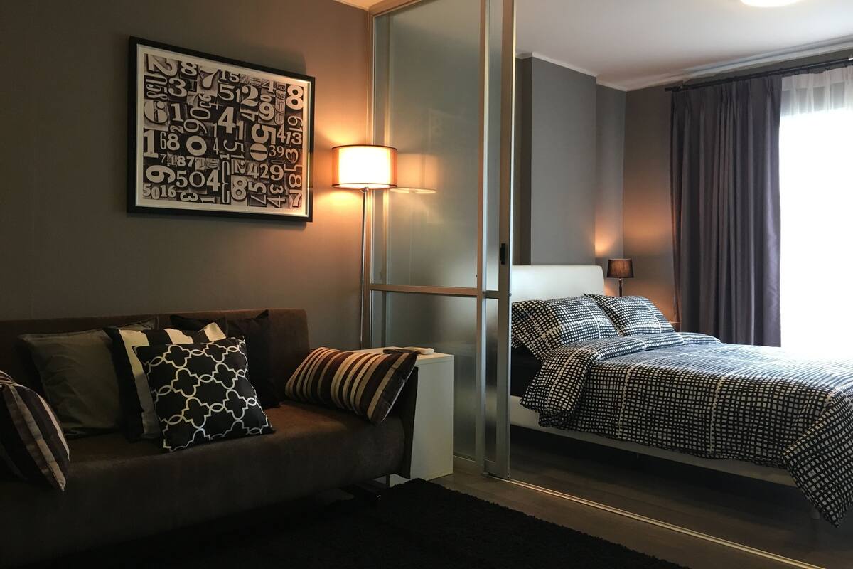 Studio High Floor | Iron/ironing board (on request), WiFi (free), bed sheets