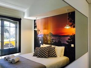 Suíte, 1 cama de casal, sacada | Camas extras/dobráveis (sobretaxa), Wi-Fi de cortesia, roupa de cama