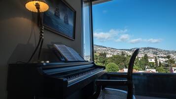 Penthouse, 3 Bedrooms, Balcony | Room amenity