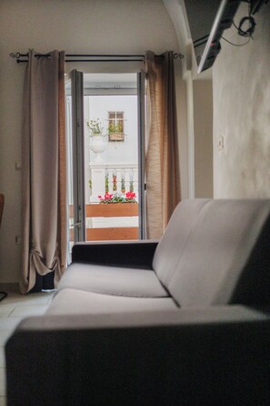 Junior Studio Suite | Down comforters, pillowtop beds, free minibar items, in-room safe - Bed & Bread Piazza Nzegna (Carovigno)